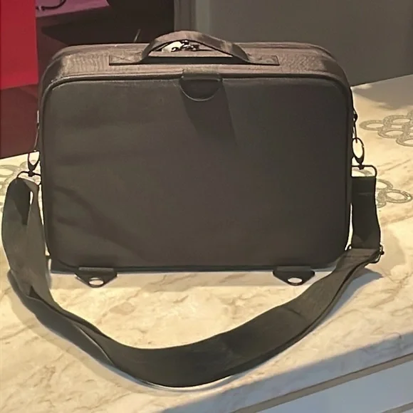 Large Makeup Suitcase - Picture 2 of 10